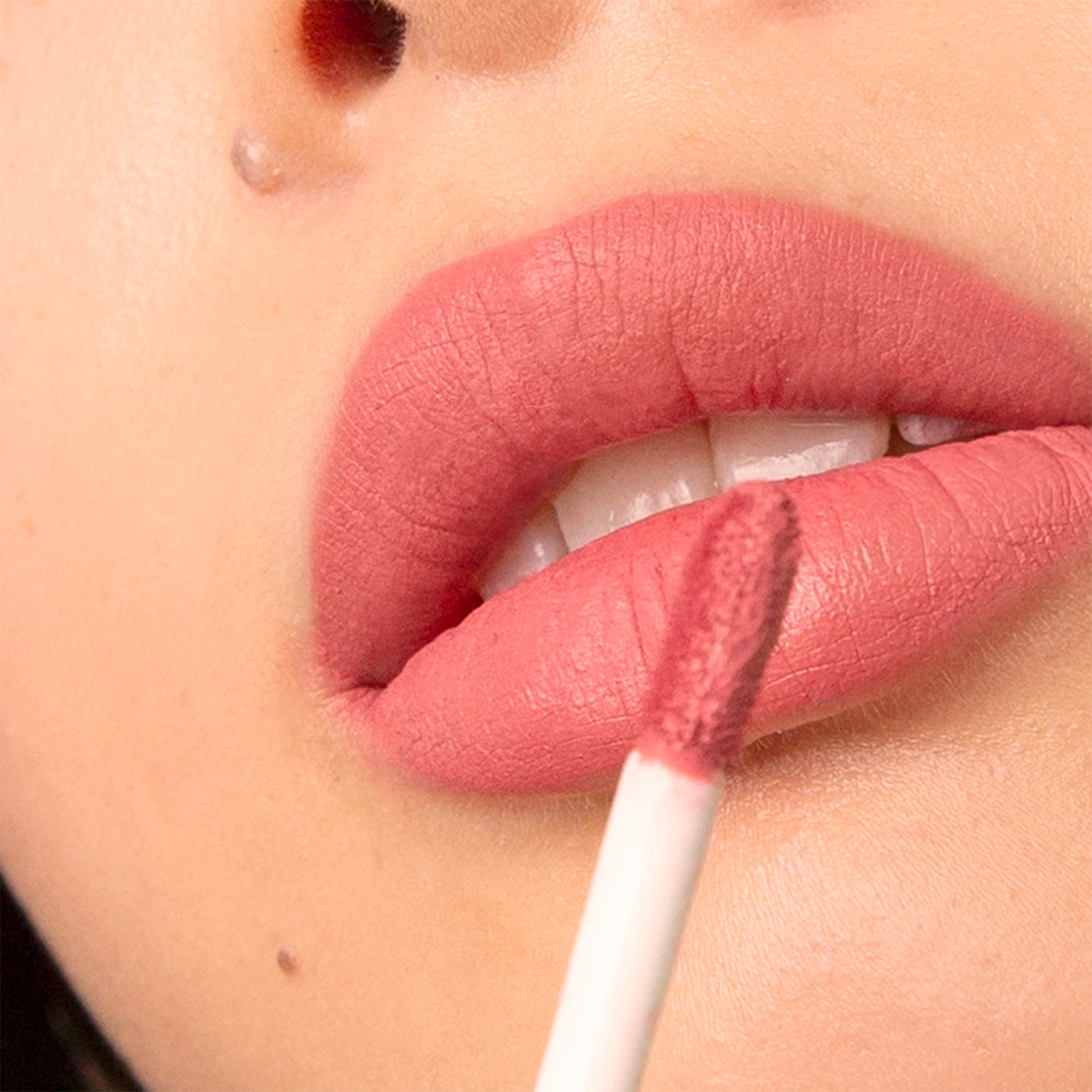 THE LONGWEAR LIPSTICK (LABIAL LÍQUIDO)